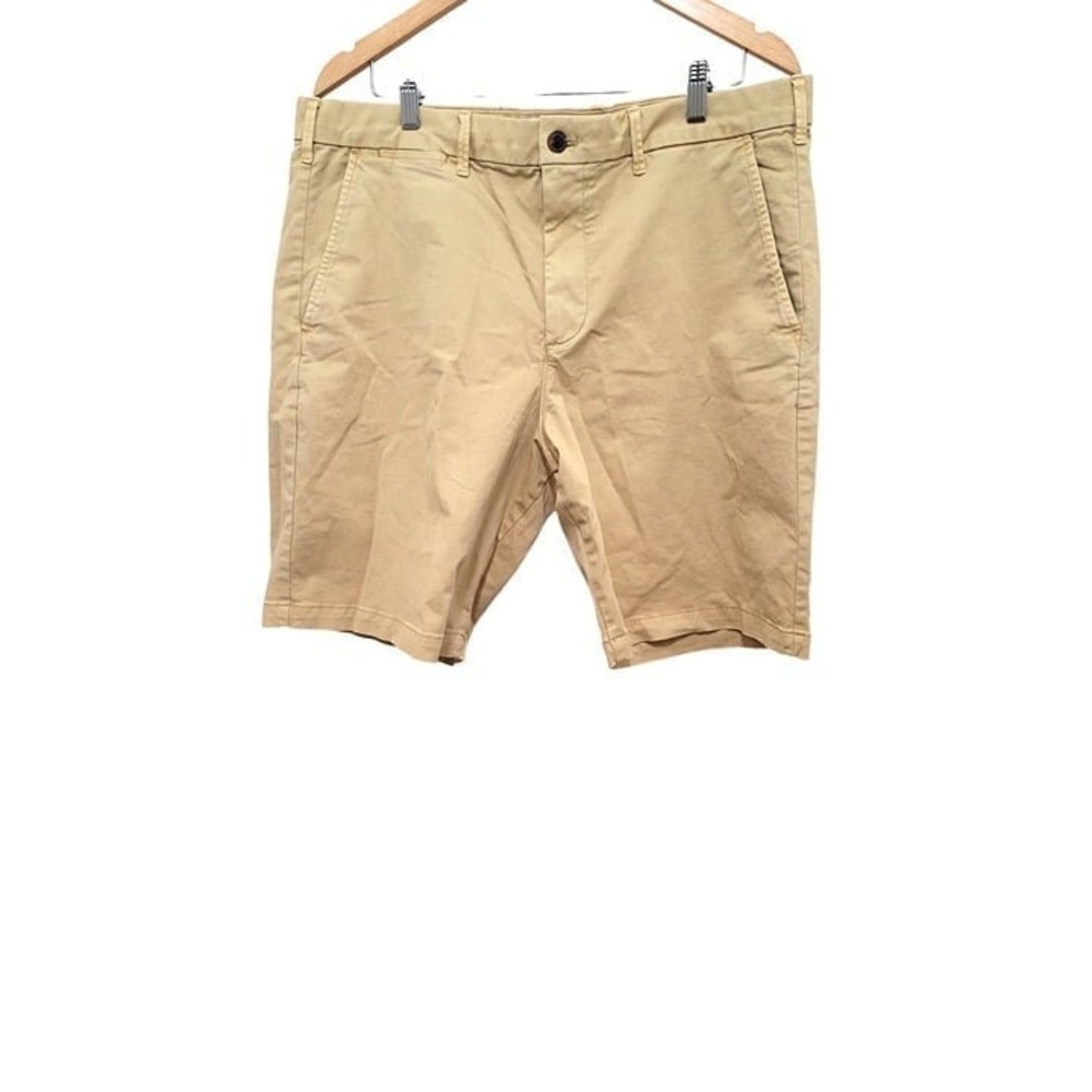 GAP BERMUDA MUSTACHE SHORT SIZE‎ 36
